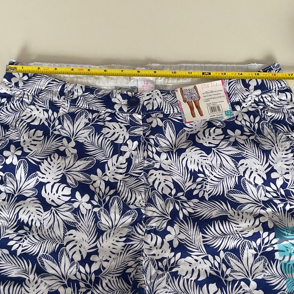 Stella Parker Women's Blue Floral Shorts - Picture 10 of 12